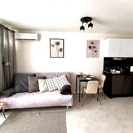 Sky Apartment Comfy Suite Pereca Varşovia Exterior foto