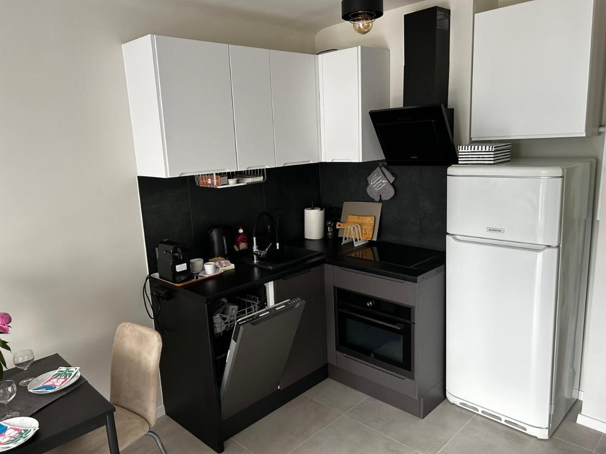 Sky Apartment Comfy Suite Pereca Varşovia Exterior foto