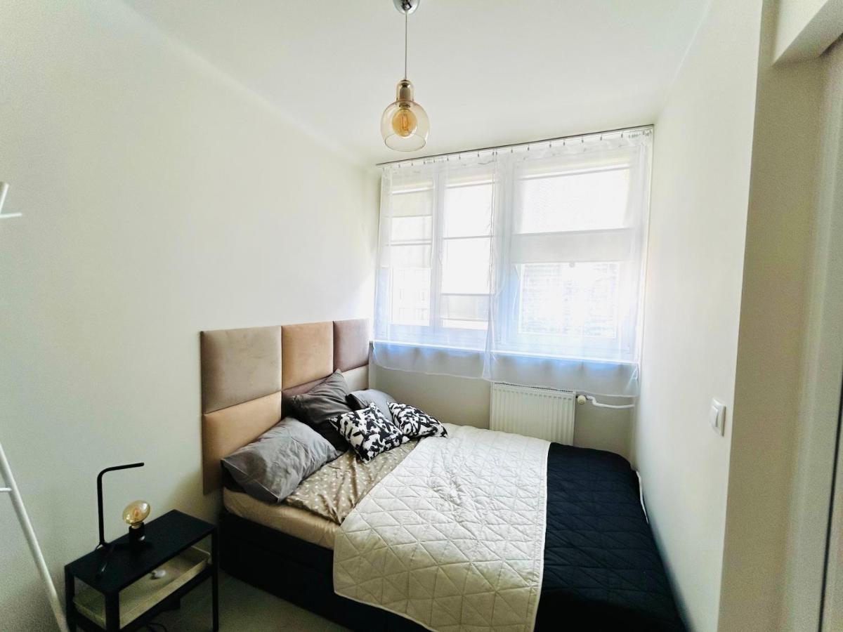 Sky Apartment Comfy Suite Pereca Varşovia Exterior foto